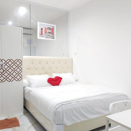 Alex Hostel 2 Palembang Bagian luar foto