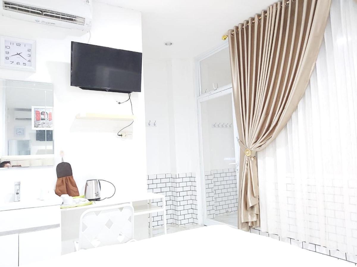 Alex Hostel 2 Palembang Bagian luar foto
